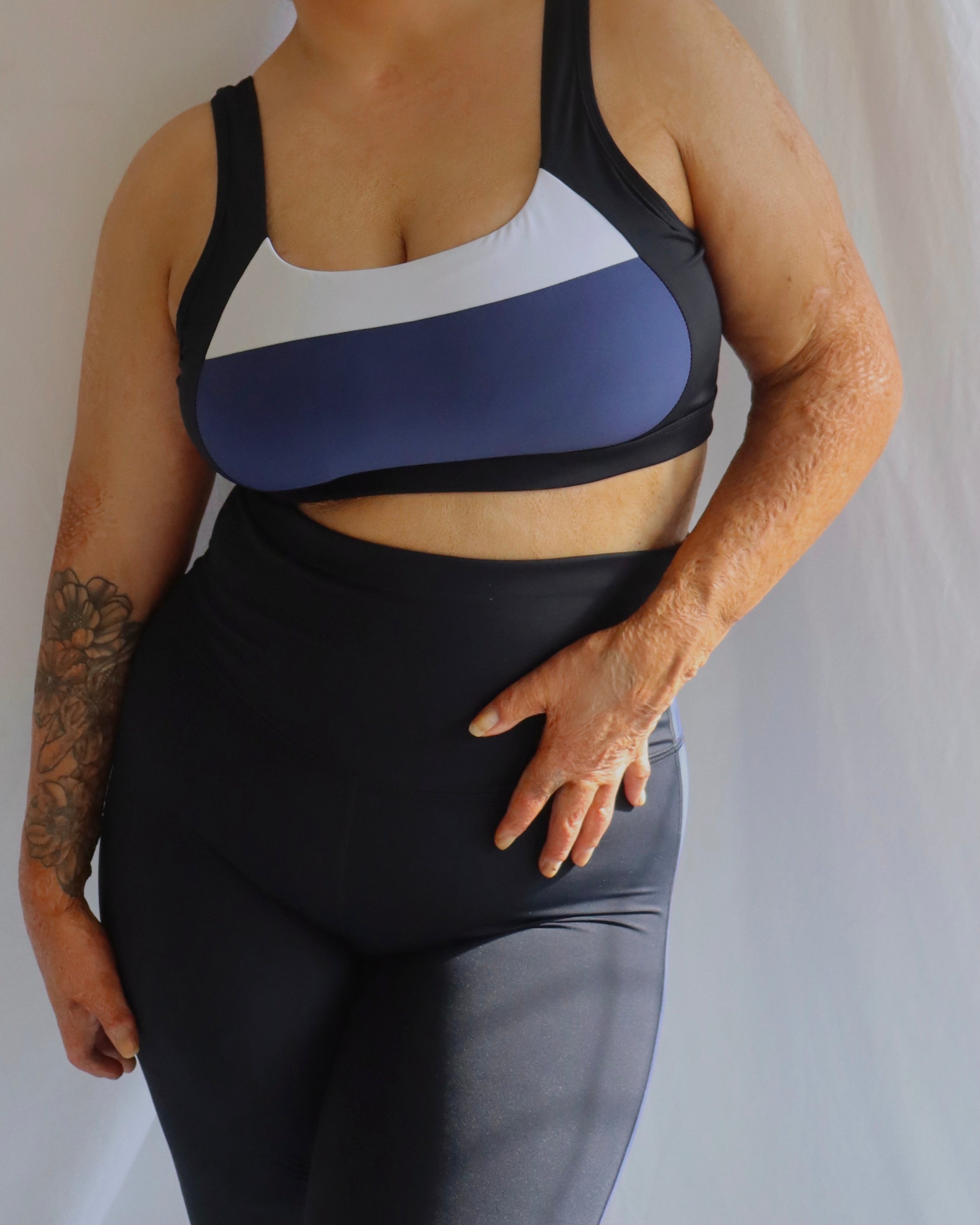 dk active SPORTS BRAS Lay-up Crop